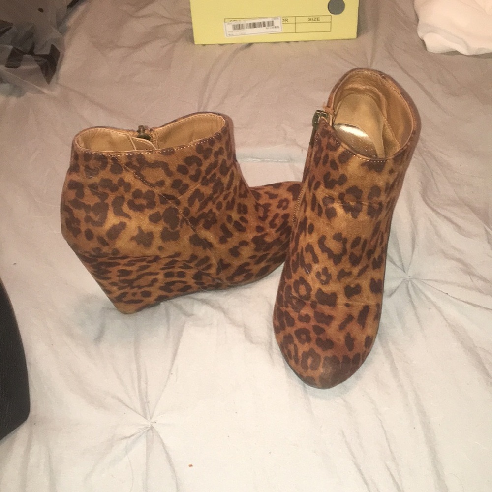 Madden girl size 5.5 cheetah print booties